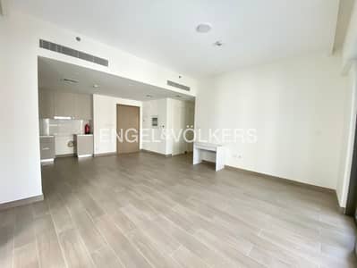 2 Bedroom Apartment for Rent in Dubai Creek Harbour, Dubai - Modern | Huge Balcony | Semi - Furnished