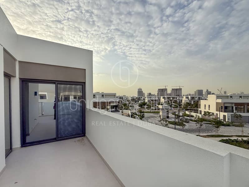 CORNER PLOT | 4 BED | CLOSE TO PARK | VACANT