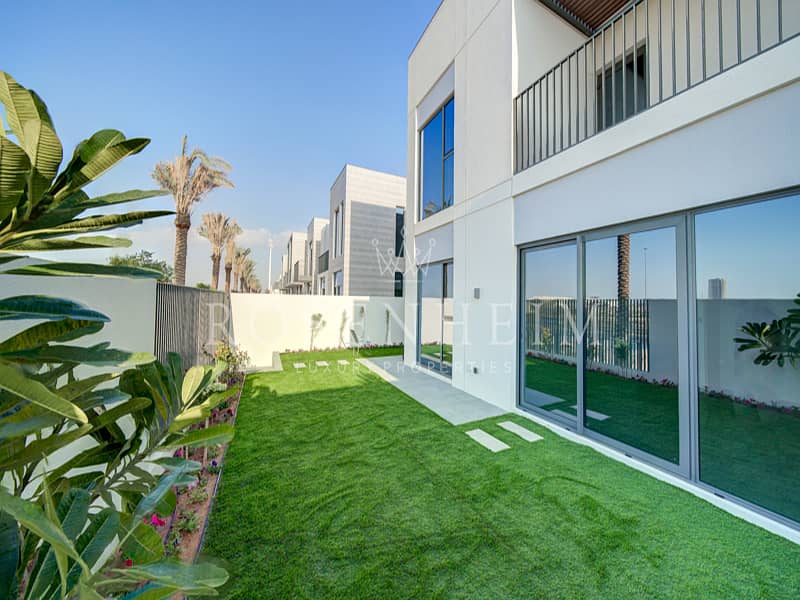 Single Row | Corner Unit | Unfurnished | Available