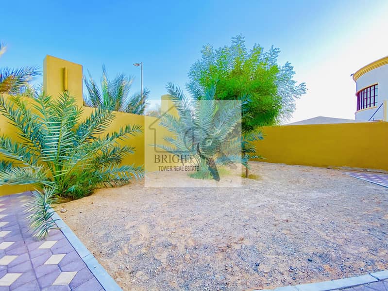 2 Spacious 3 Bedroom Villa in Compound In Al Zakher
