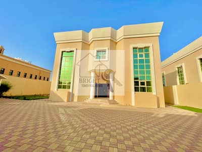 5 Bedroom Villa for Rent in Al Bateen, Al Ain - Spacious 5 Bedroom Villa in Al Bateen