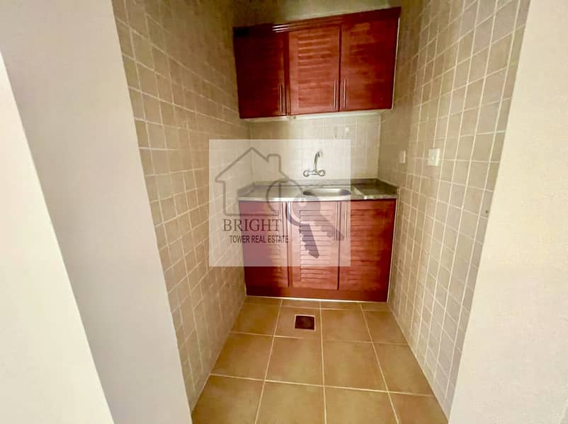 18 Spacious 5 Bedroom Villa in Al Bateen