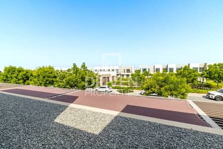 3 Bedroom Villa for Sale in Dubai South, Dubai - Prime Unit | Near Amenities | Vacant On Transfer