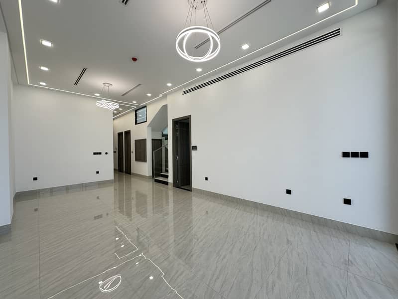 2 3. Living Room 1. JPG