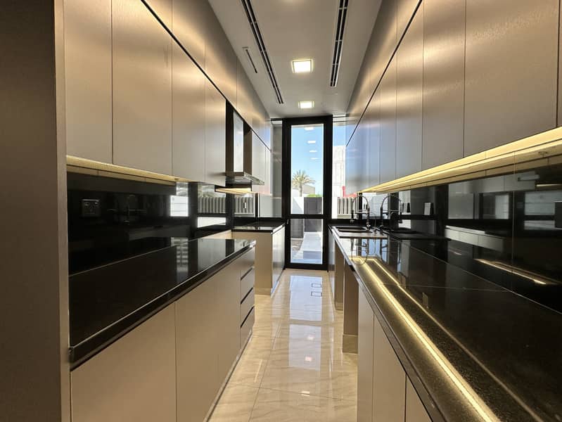 3 4. Kitchen 1. JPG