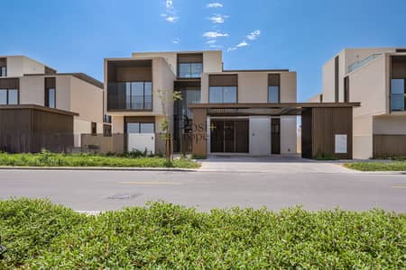 5 Bedroom Villa for Sale in Dubai Hills Estate, Dubai - Large Plot | Spacious Master Bedroom | Keys in Hand – Ready to Move In | Vaastu complaint