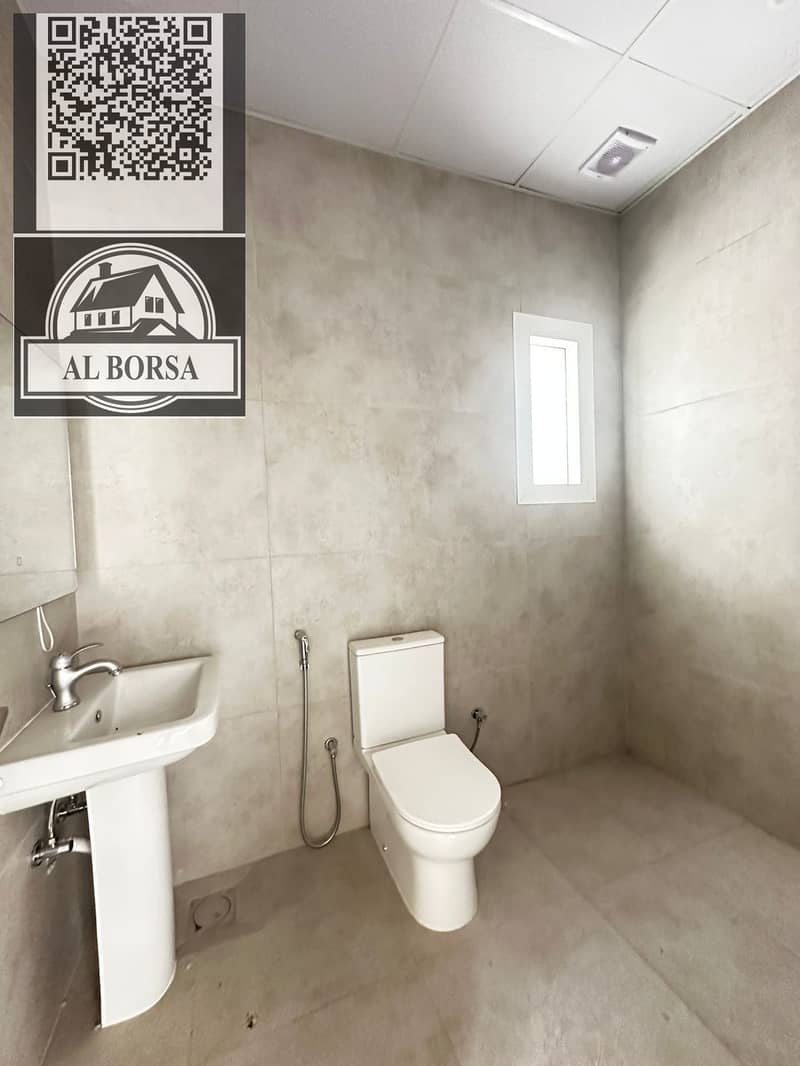 12 ac3a694c-3e4b-4c7b-bdd7-8fda23894ae7. jpg