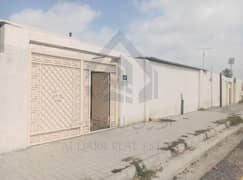 للبيع بيت شعبي القادسية ضاحية الحيرة على شارع قار