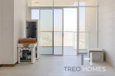 2 Bedroom Flat for Rent in Jumeirah Village Circle (JVC), Dubai - Spacious | Unfurnished | Mid Floor
