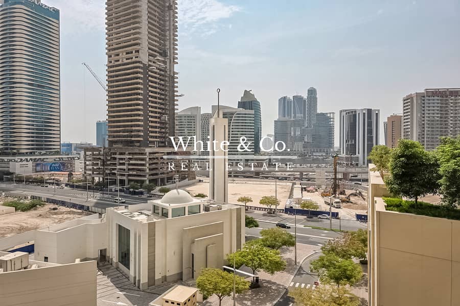 Vacant | Community View | Prime Location