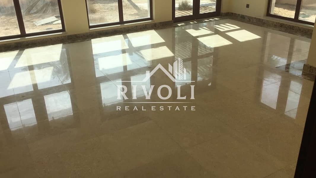 6BR + Maid + Driver Villa for Sale in Orange Lake 6BR + Maid + Driver Villa for Sale in Orange Lake