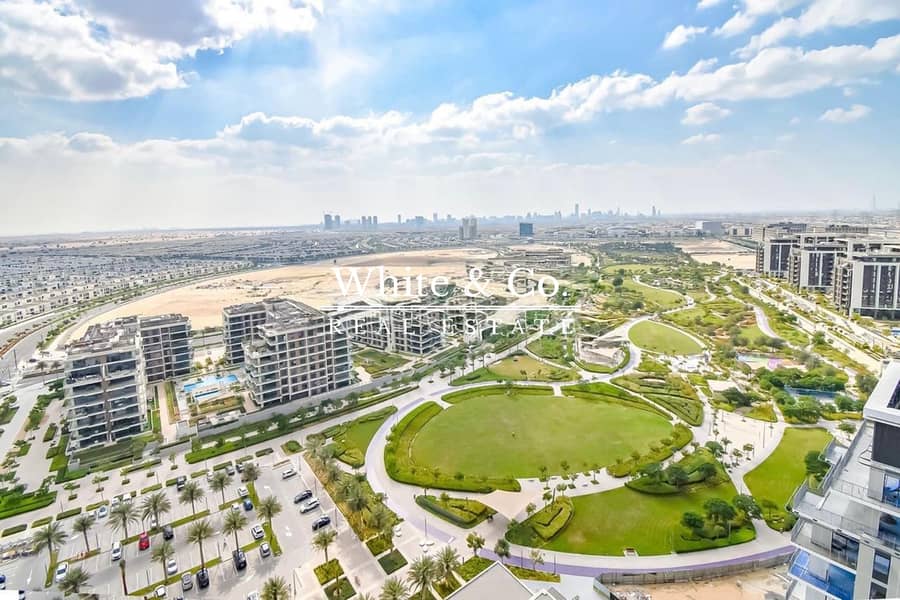 Park and Pool View | Bright | Vacant Soon