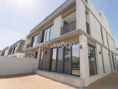 4 Bedroom Townhouse for Rent in Tilal Al Ghaf, Dubai - Vacant | Near to Lagoon and School | Quiet Setting