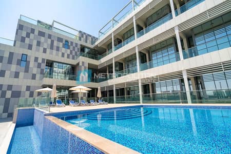 2 Bedroom Flat for Sale in Al Raha Beach, Abu Dhabi - Furnished Unit | 2-Bedroom Duplex with Canal View