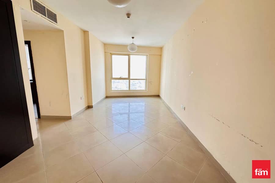 Lake View | Unfurnished | Vacant Now Lake View | Unfurnished | Vacant Now