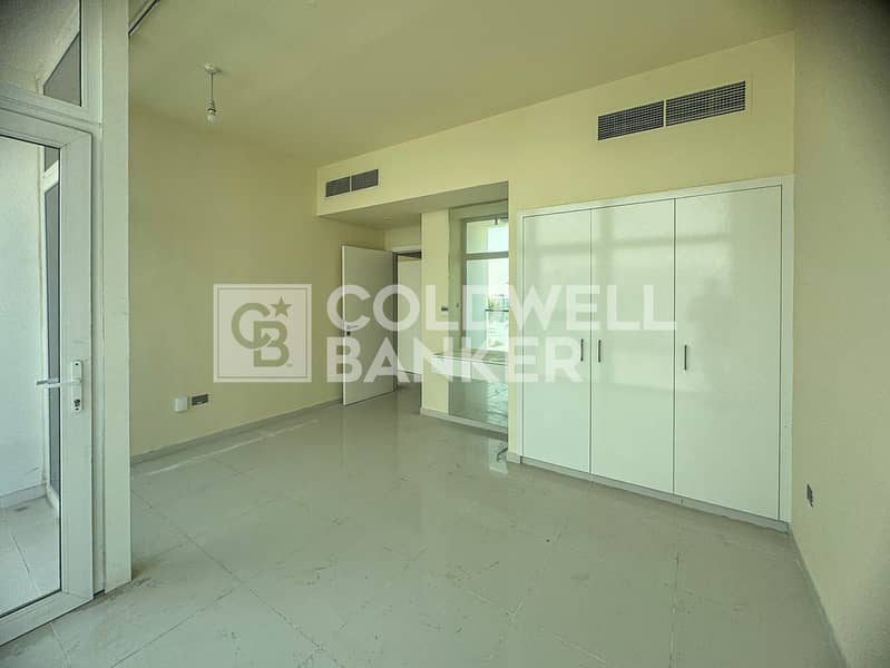 6 Bedrooms | Vacant Now | Great Investment