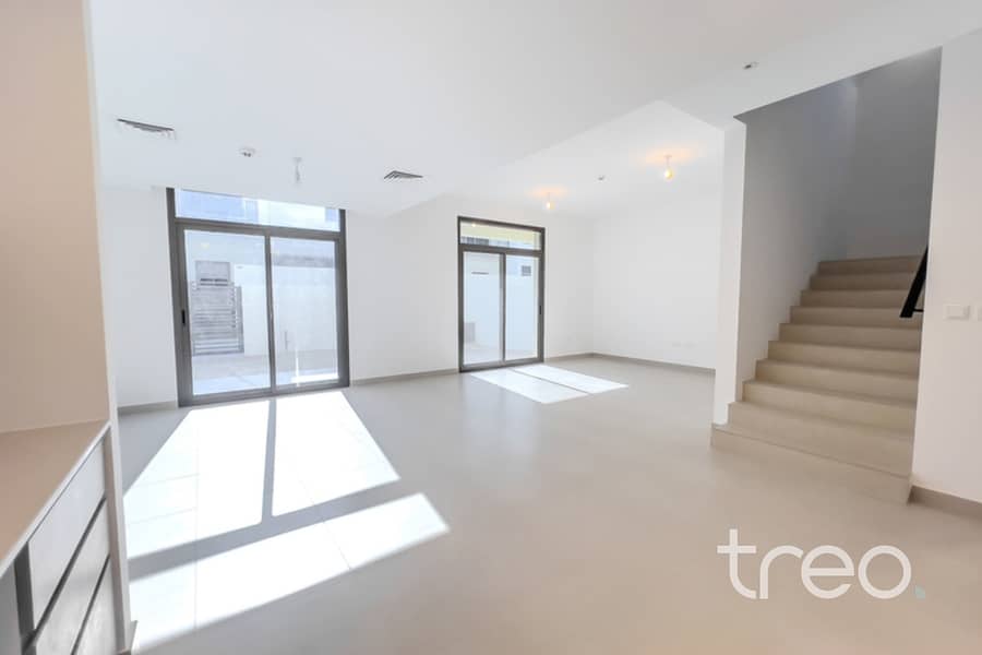 Таунхаус в Таун Сквер,Реем Таунхаусес, 3 cпальни, 165000 AED - 11942313 Таунхаус в Таун Сквер,Реем Таунхаусес, 3 cпальни, 165000 AED - 11942313