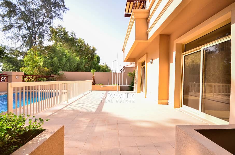 Amazing value 4BR Villa in Gardenia with own pool