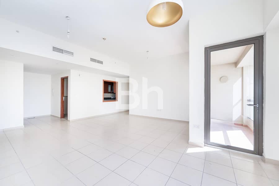 Very Spacious I Vacant I Marina View