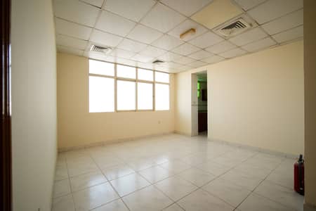 مکتب  للايجار في القصيدات، رأس الخيمة - Z64_1769-Enhanced-NR. jpg