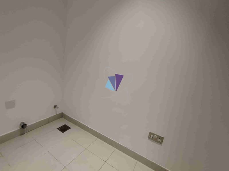 16 1000245565. jpg