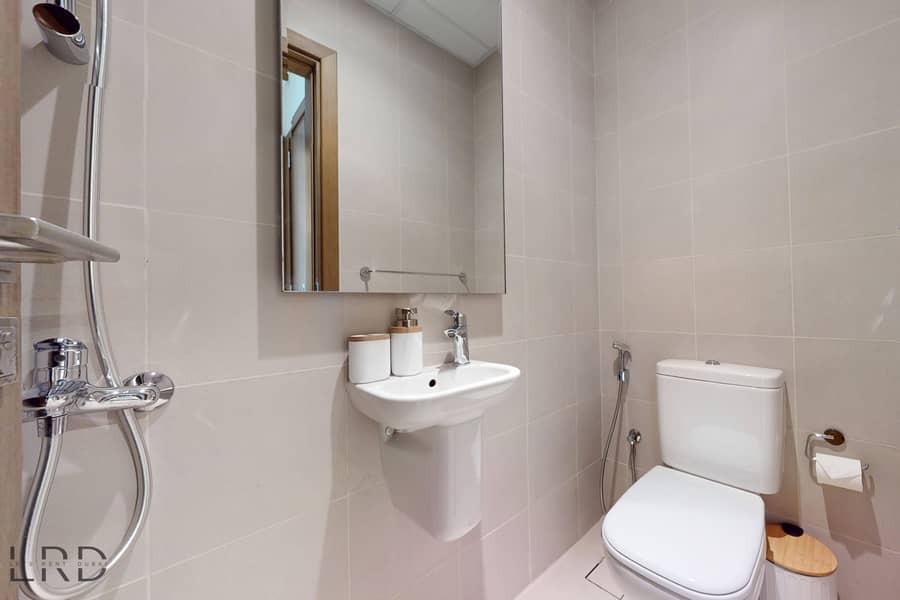 25 LRD-VACATION-HOMES-Canal-Front-Residence-9--06172025_095934. jpg
