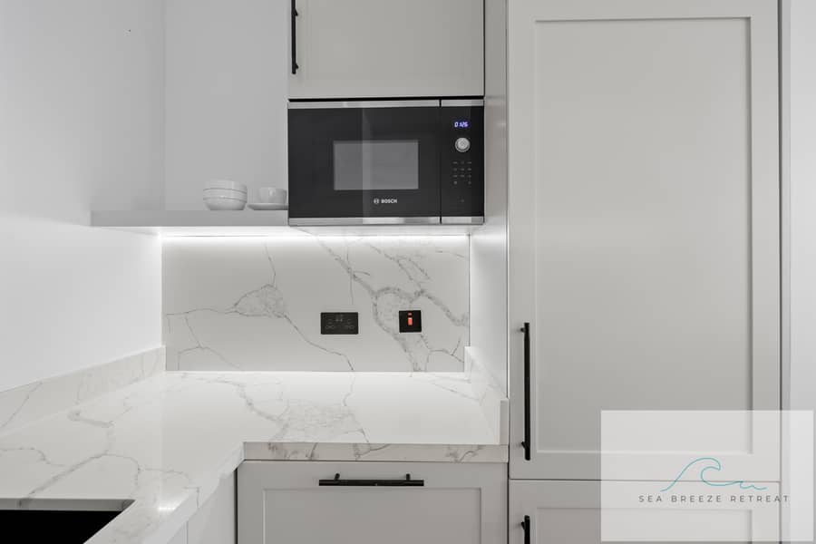 33 R6M24121. jpg