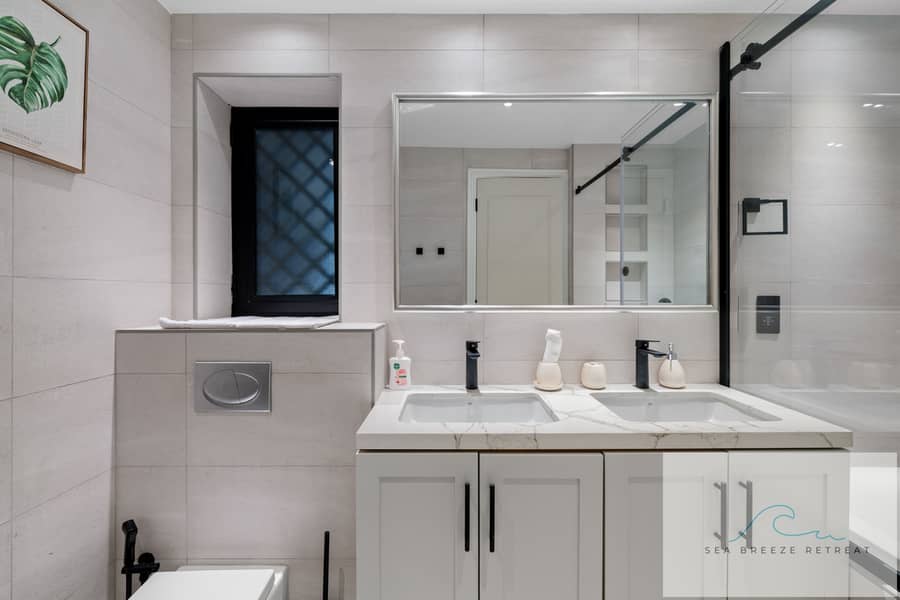 45 R6M24015. jpg