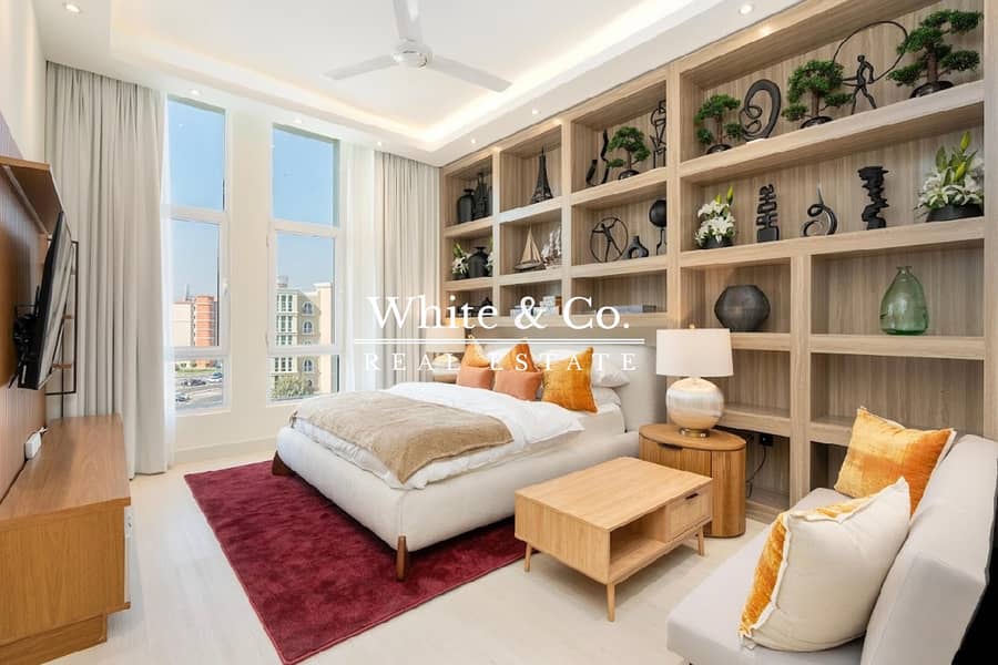 Luxurious | Huge Layout | Fully Upgraded