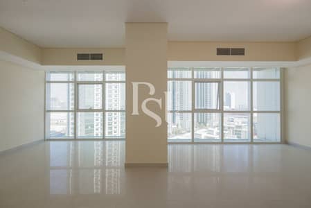 阿尔雷姆岛， 阿布扎比 2 卧室公寓待租 - Tala-tower-marina-square-al-reem-island-abu-dhabi-living-area (2). jpg