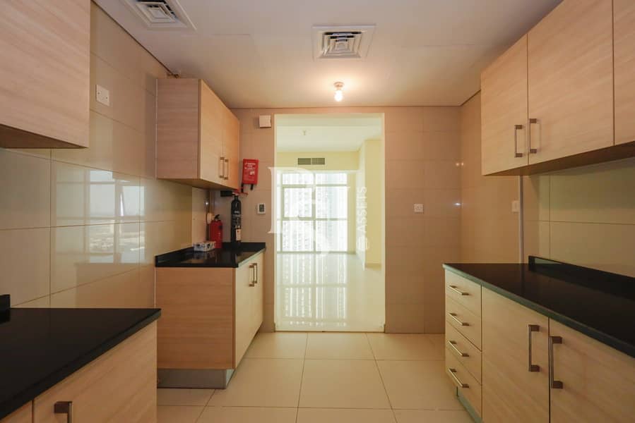 10 Tala-tower-marina-square-al-reem-island-abu-dhabi-kitchen (1). jpg