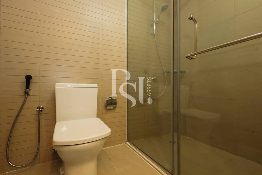 11 Tala-tower-marina-square-al-reem-island-abu-dhabi-bathroom (6). jpg