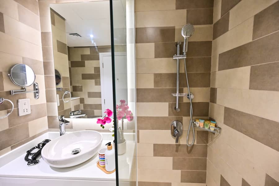14 Bathroom 2. jpg
