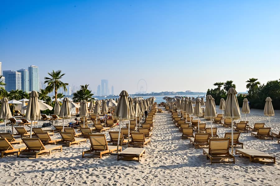 16 Beach 1. jpg