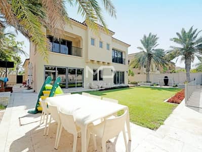 فیلا 4 غرف نوم للبيع في جزيرة السعديات، أبوظبي - فیلا في فلل شاطئ السعديات،شاطئ السعديات،جزيرة السعديات 4 غرف 13500000 درهم - 11949098