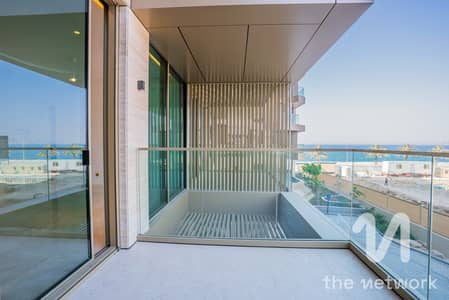 2 Bedroom Apartment for Sale in Palm Jumeirah, Dubai - Brand New | Beach Access | Motivated Seller
