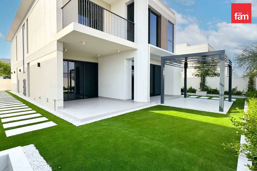 Vacant | Specious | Privacy | Brand New Vacant | Specious | Privacy | Brand New