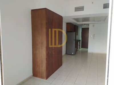 Studio for Rent in Jumeirah Lake Towers (JLT), Dubai - Unfurnished | Lake View | Close to Metro | No Parking!!