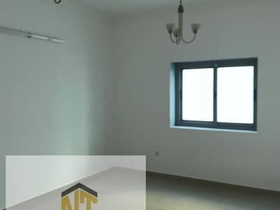 استوديو  للايجار في بوطينة، الشارقة - Spacious Studio in Butina | Separated Bedroom & Kitchen | Prime Location | Only AED 19,000!