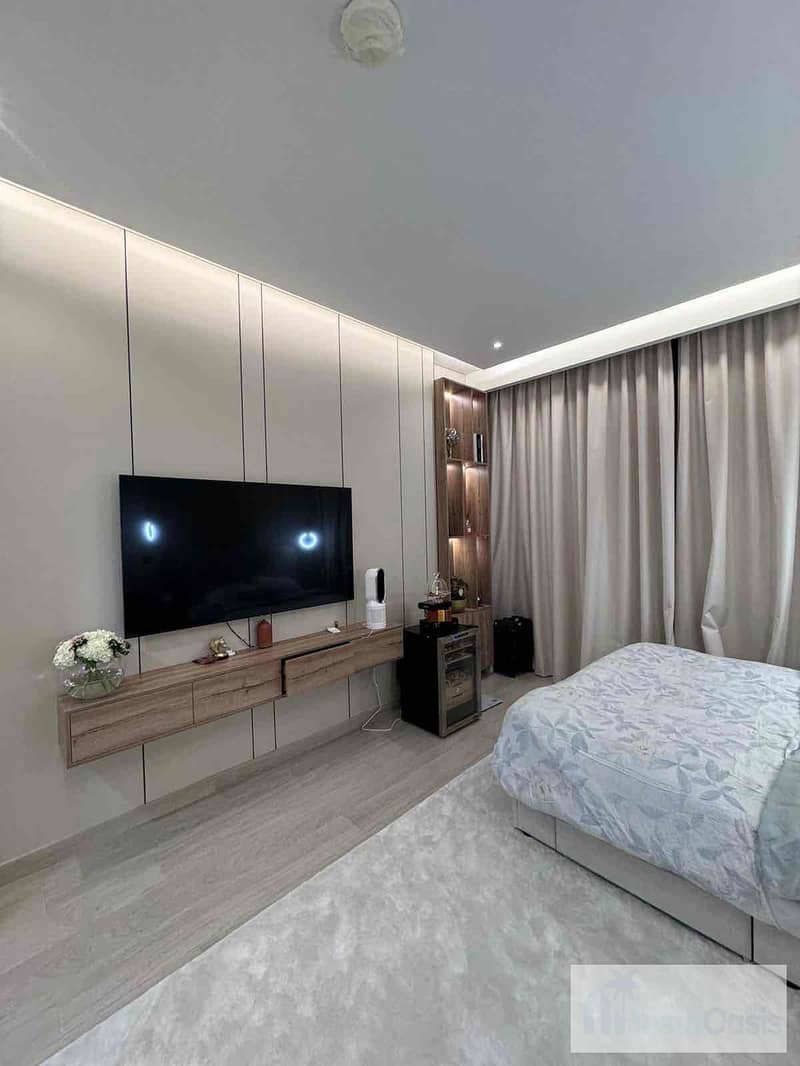 10 77f89bea-c2cb-4d43-aede-58fbabe5b906. jpg