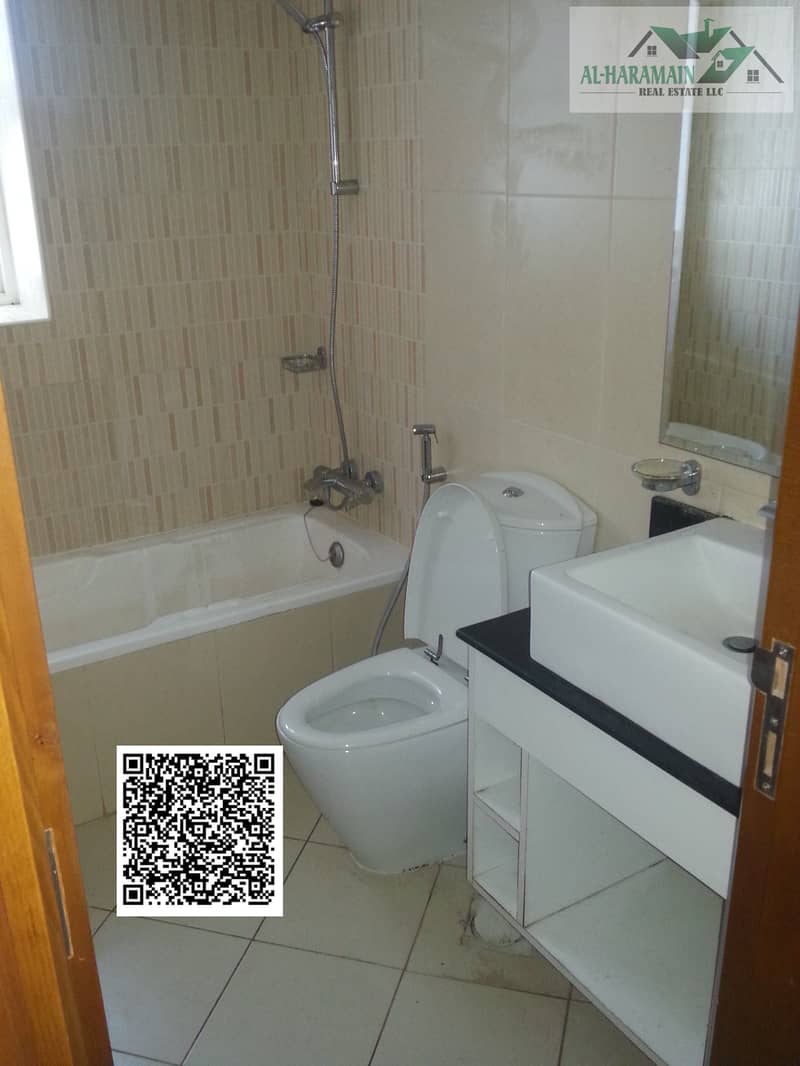 12 Washroom. jpg