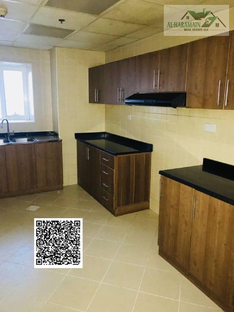 13 Kitchen 1. jpg
