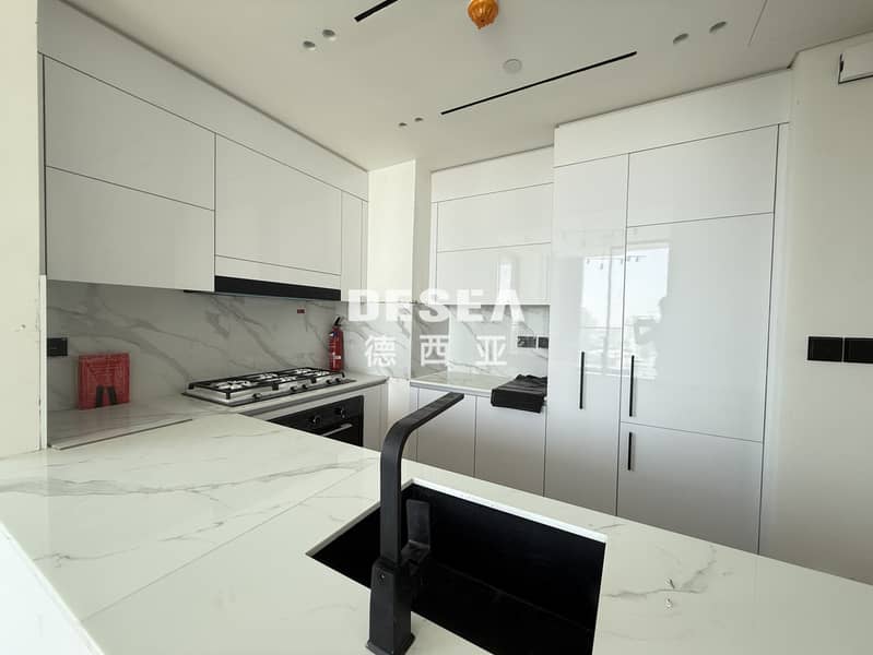 10 Binghatti Onyx (4). jpg
