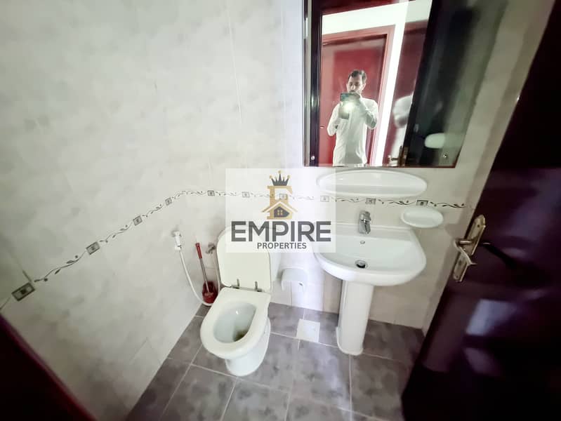 15 8b8243d0-62ec-46dc-93fb-c081016503aa. jpeg