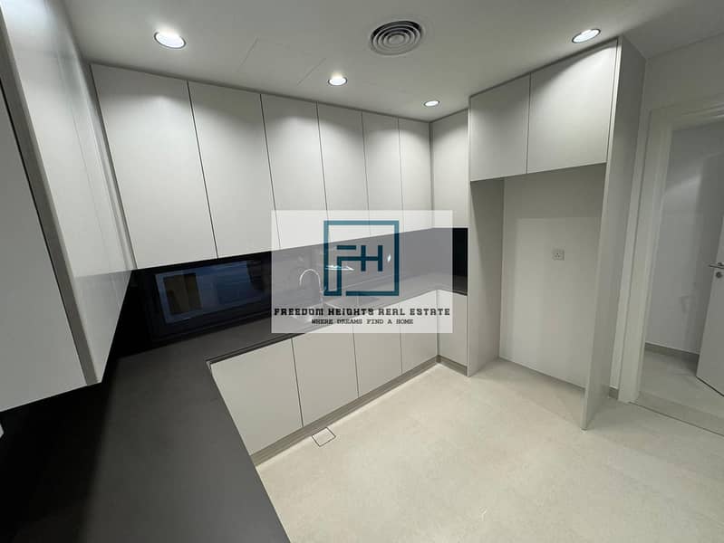 3 1a4f6c8b-b085-4e06-88d1-5ddc46ad287e. jpg