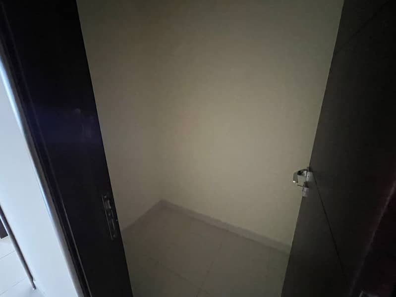 12 99d9181b-c5c0-48ee-b0f8-bf3bd0882f4f. jpg