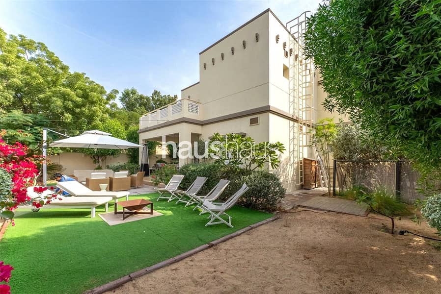 Upgraded | Lake View | Unique Property Upgraded | Lake View | Unique Property