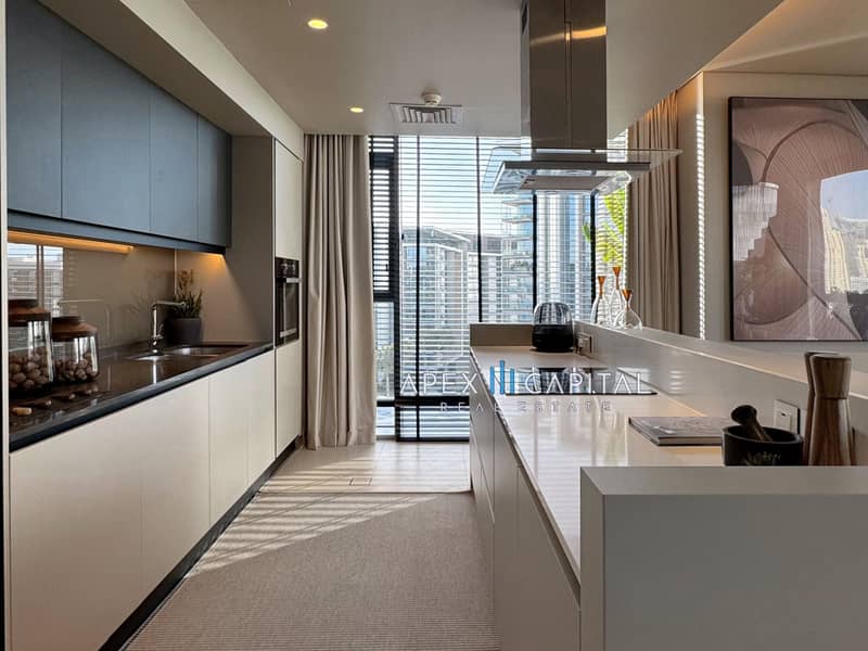 15 Kitchen_. jpg