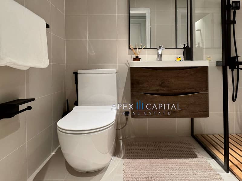 20 Maid’s bathroom. jpg