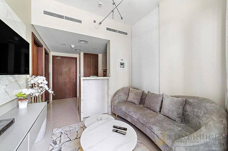 Vacant | Fully Furnished | Prime Location Vacant | Fully Furnished | Prime Location